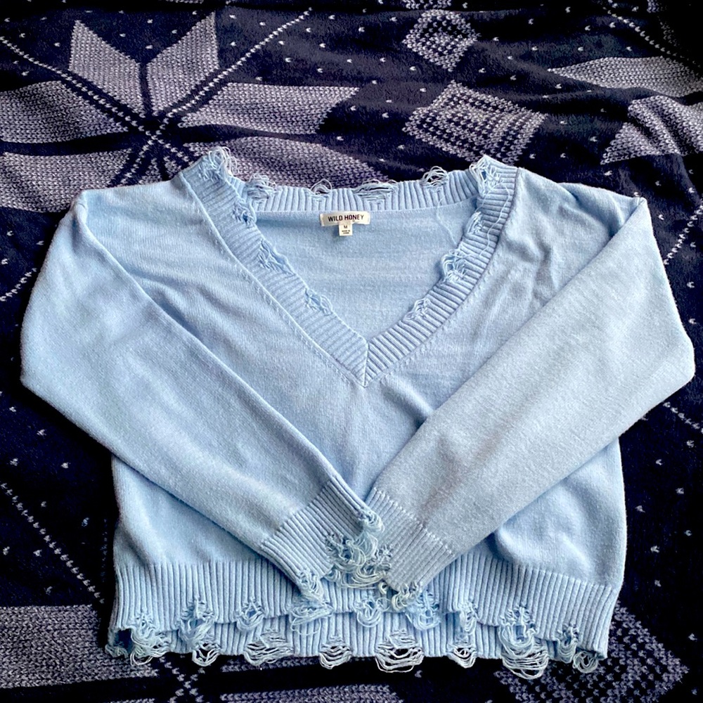 Blue vintage v-neck knitted 90s streetwear aesthetic